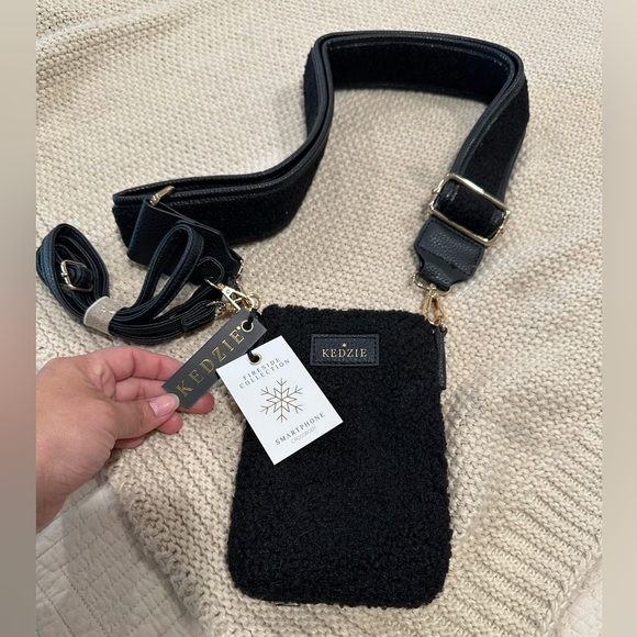 Kedzie Fireside Collection Phone Crossbody in Vegan Sherpa • Black • NWT - Picture 2 of 6